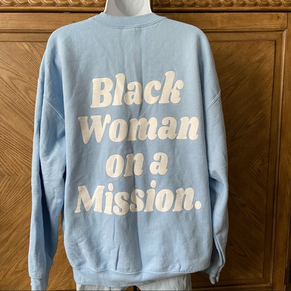 Baby blue oversize graphic sweatshirt “resilient” - Picture 4 of 4